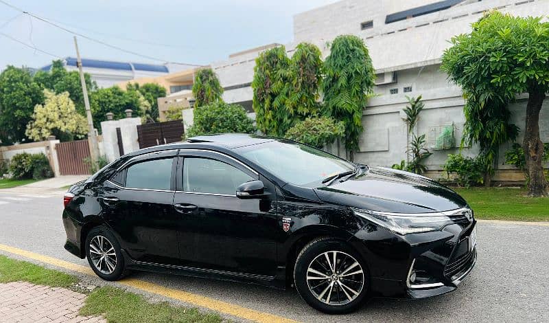 Toyota Altis Grande 2017 4