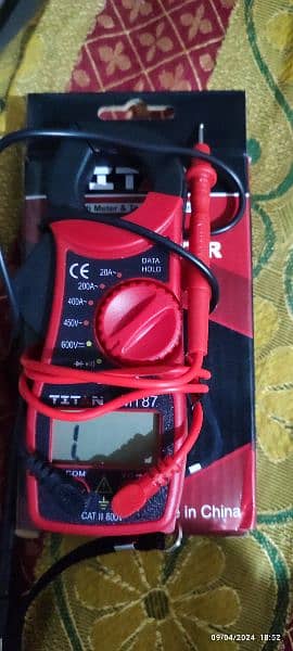 pocket size multifunction digital clamp meter 1