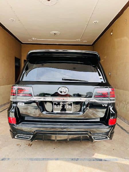 PRADO AND CRUISERS FOR RENT IN LAHORE 1