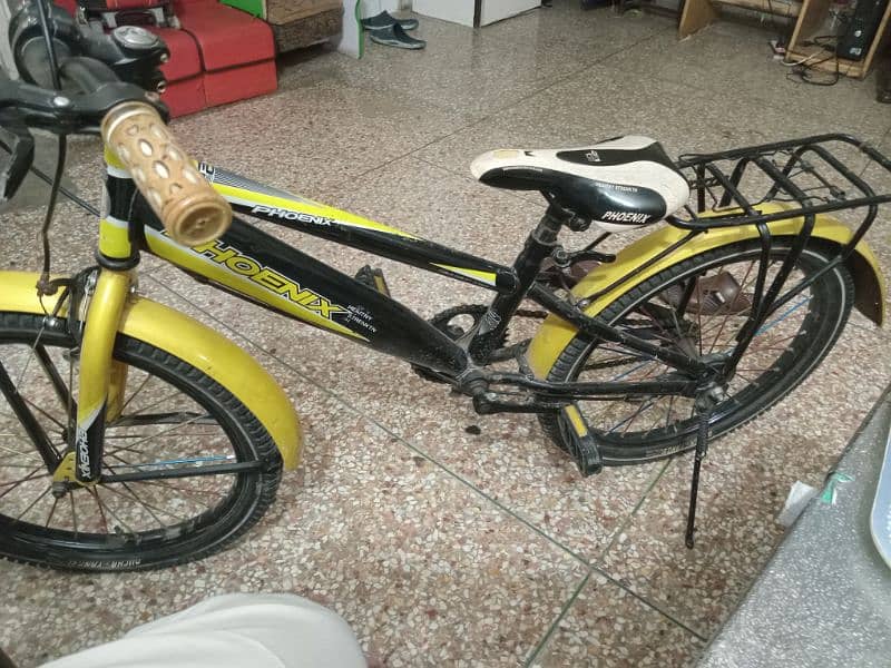 Bi Cycle for sale age between 9 to 15 years 0