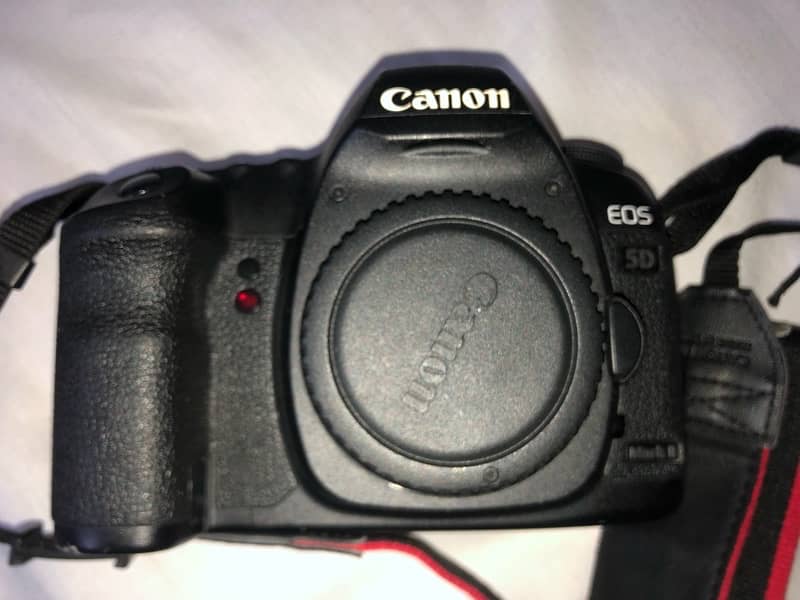 Canon 5d mark 2/ii camera. Dslr - full frame price negotionable 1