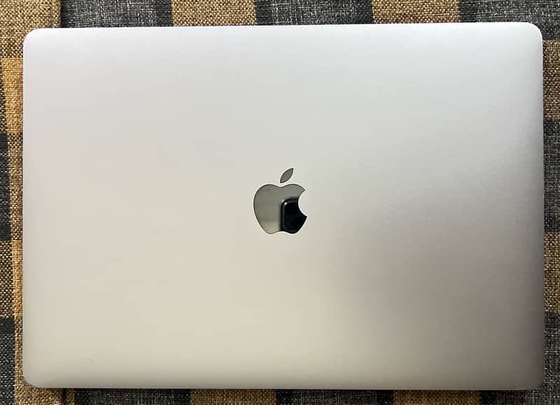 Apple MacBook Pro 17” - Powerful Performance, Excellent Condition 0