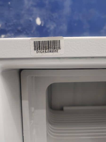 "Dawlance Fridge 9106: Excellent Condition, Low Price!" 7