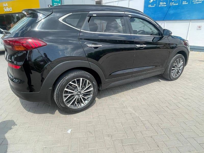 Hyundai Tucson Available 7