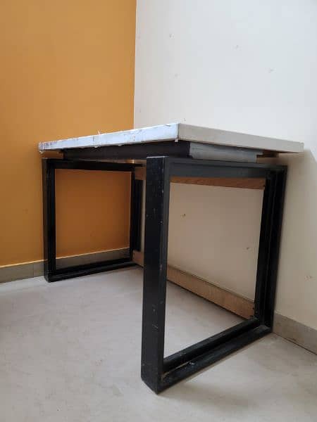 Computer Table Modern Design 4'x2' 0