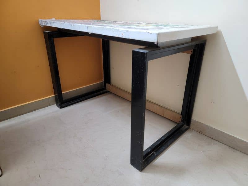 Computer Table Modern Design 4'x2' 1