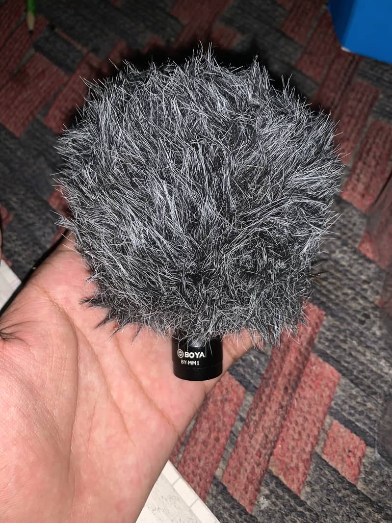 BOYA BY MM1 UNIVERSAL CARDIOID MICROPHONE (10/10) condition. . . 2