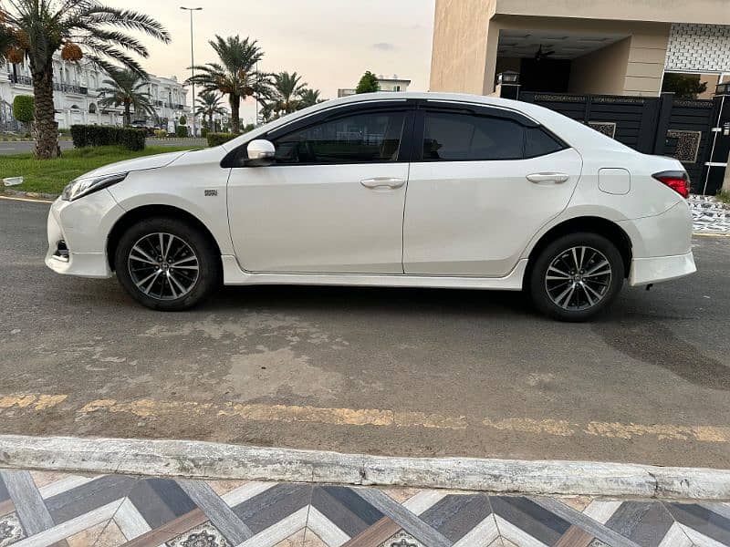 Toyota Corolla Altis 2021 5