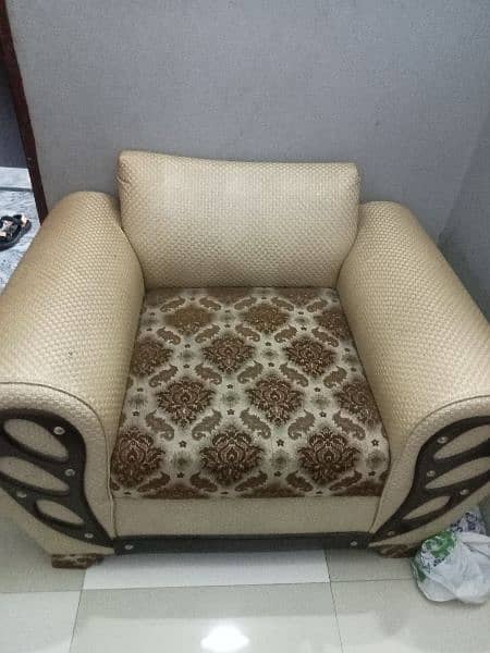 sale sofa set look like new one year use 2