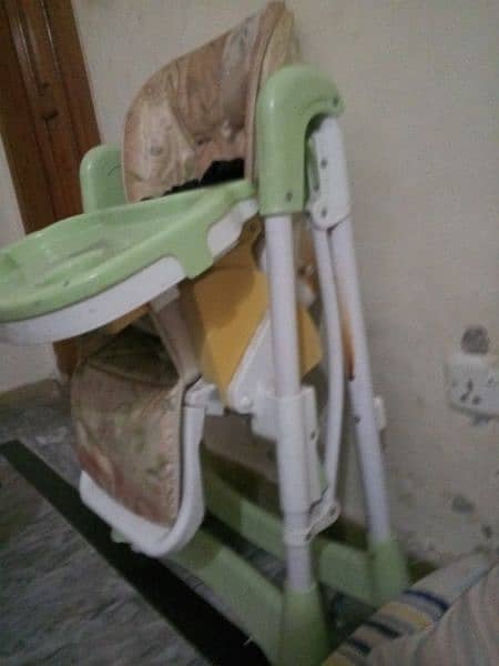 baby eating chair 1