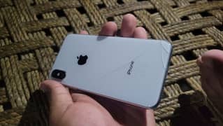 I phone X 64gb back broken price 45000/