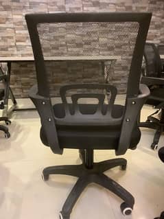 8 chairs brand new 1month phle purchase ki thi 0