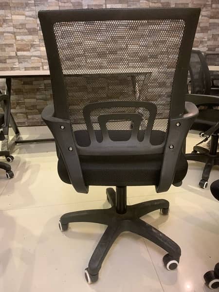 8 chairs brand new 1month phle purchase ki thi 1