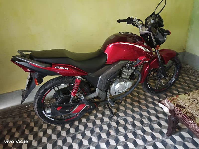 125 suzuki gsx,modl 23,all Punjab nmbr Laga ha,tubeles tire,smot drive 3