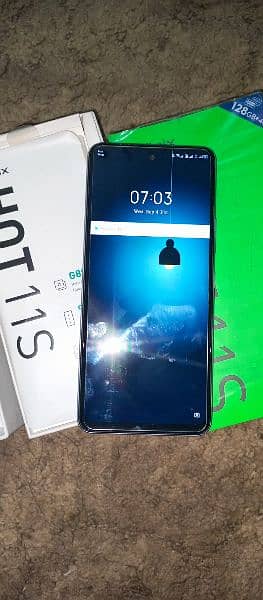 Infinix Hot 11s . . 7