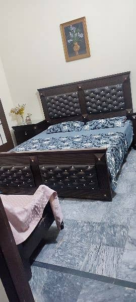 King Bed Set With Side Tables 2