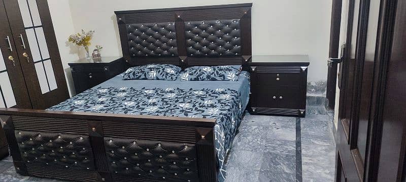 King Bed Set With Side Tables 5