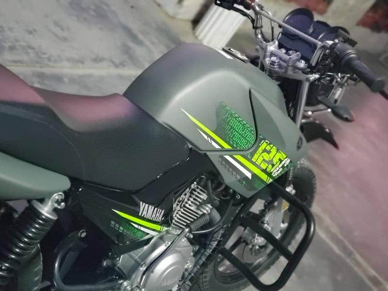 Yamaha YBR 125G limited Grey 9