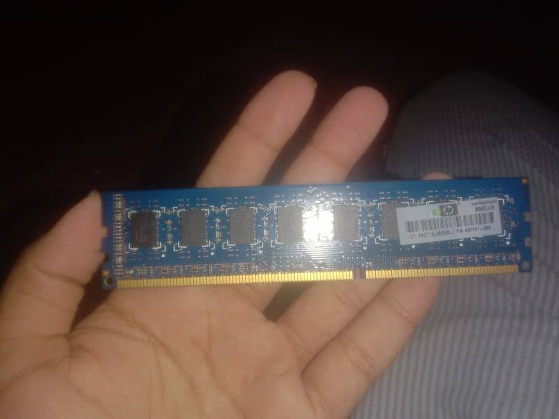 Hynix 2GB 2Rx8 10600u, ddr3 RAM 1