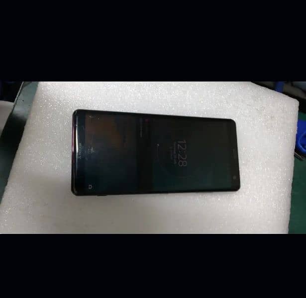 sony Xperia xz3 condition 10/10 signal issue my WhatsApp 03017545215 3