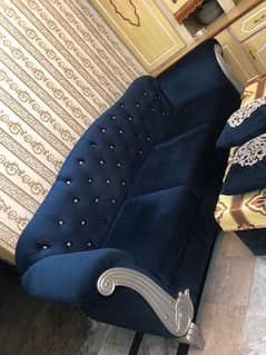 jumboo size sofa matching table