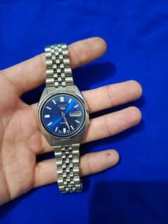 seiko 5 automatic 7009 caliber time &date