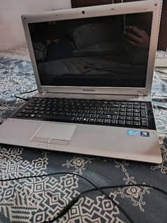 laptop Samsung RV520 model