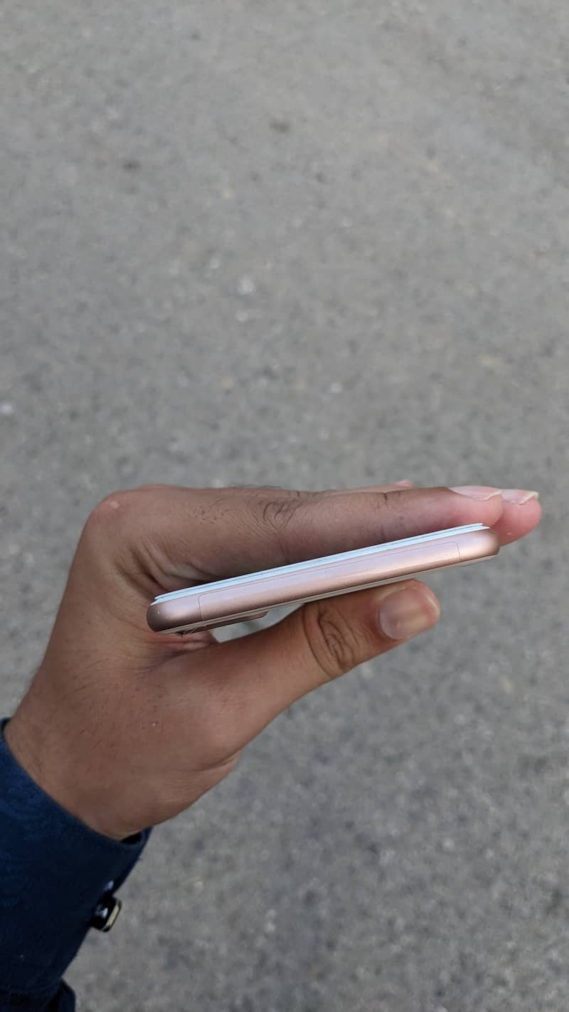 Iphone 8 plus Non PTA 7