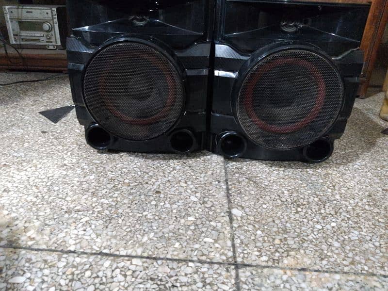 LG Speakers 7" 0