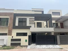 BRAND NEW HOUSE 8 MARLA NEAR ENTRANCE GATE ONE OF BAHRIA ORCHARD