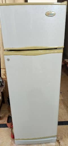 dawlance medium size fridge for sale