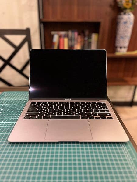 Macbook Air M1 Chip - 8GB / 256GB 5