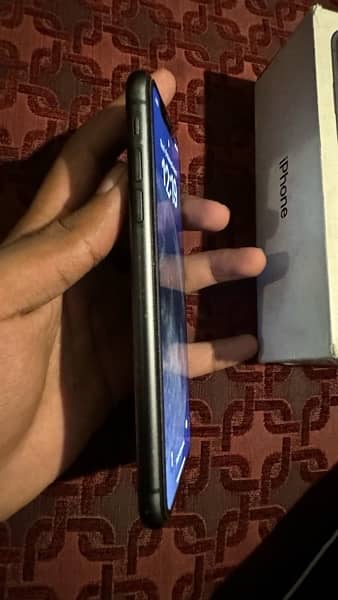 Iphone 11 256 GB PTA approved 5