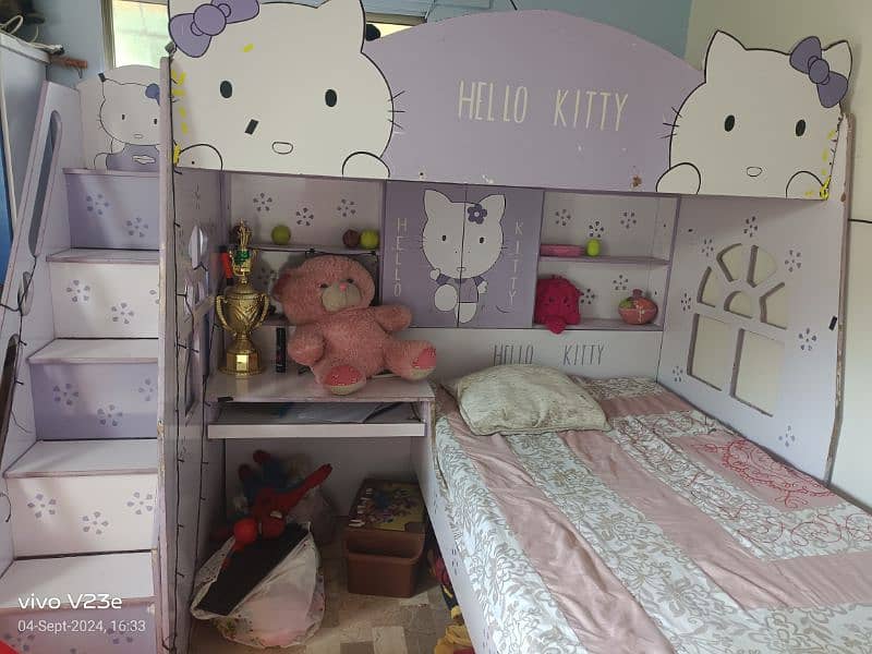 hellow kitty theme bunk bed 2