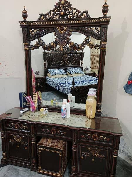 bed and dressing table 3