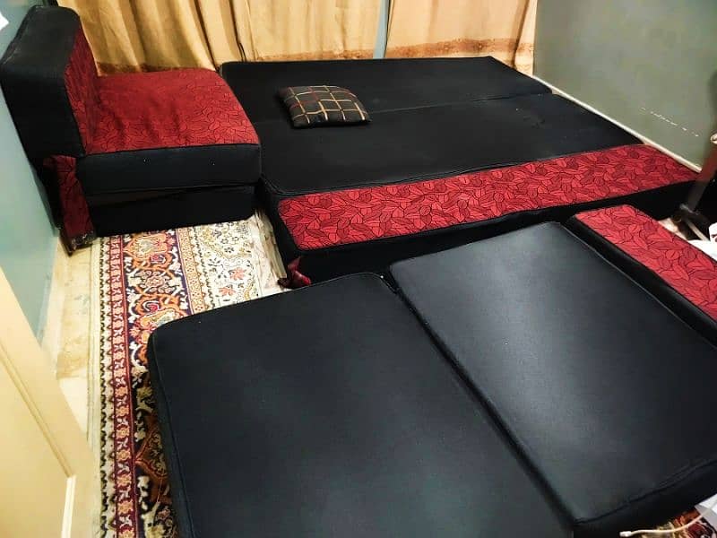 5 seater sofa combed 3 different beds Black & Red with 2 side coushens 3