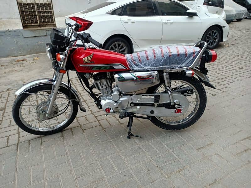 Honda 125 2023 self start karachi num 3