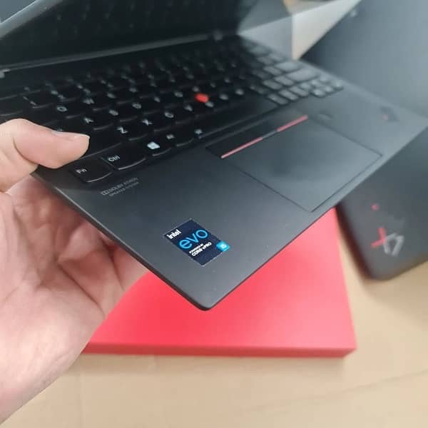 Lenovo X1 Nano Touch - Core i5 11th Gen - 16gb Ram 256Gb ssd 4