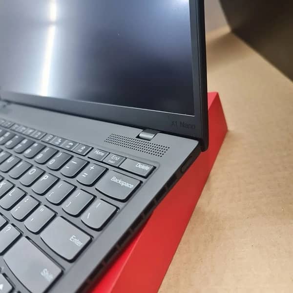 Lenovo X1 Nano Touch - Core i5 11th Gen - 16gb Ram 256Gb ssd 6