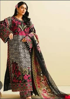 Mariyam N Maria Orignal Clothes Luxary lawn only 10 thousand rupees.