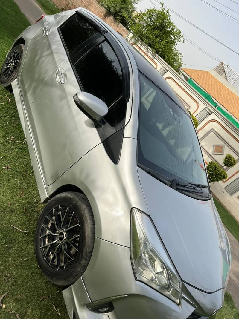 Toyota Vitz 2017 4