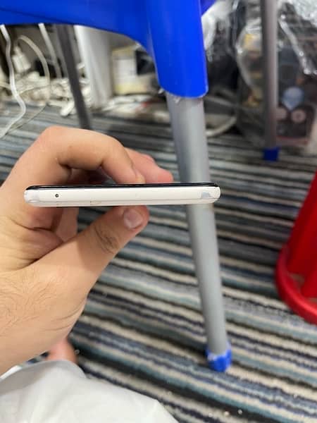 Google pixel 3xl 9/10 condition only back crush urgent sale 2