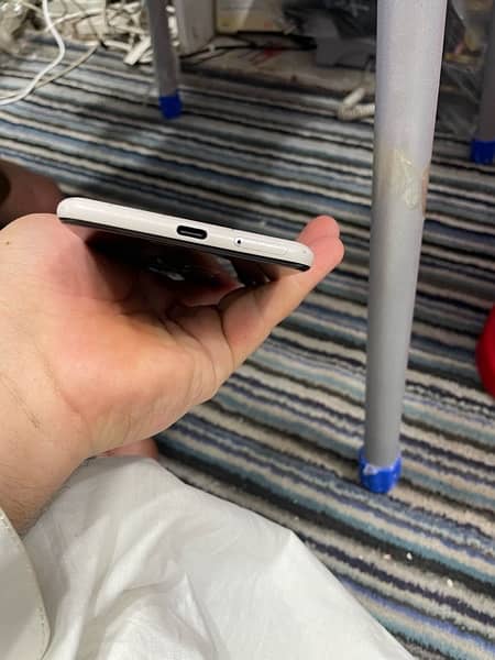 Google pixel 3xl 9/10 condition only back crush urgent sale 4