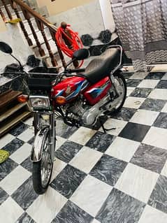 honda 125 2023.2024 10 10 har chez ke garntee hai fanal 03237022438