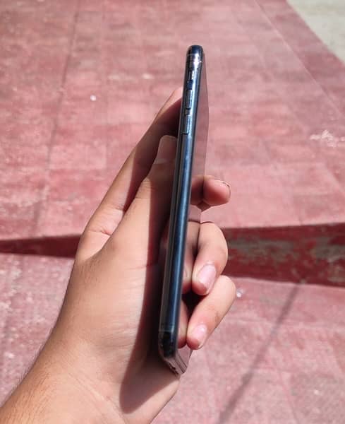 APLLE I PHONE XS MAX PTA 3