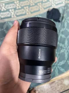 Sony 85mm 1.8 with box