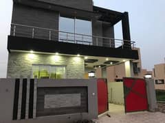 5 MARLA USED HOUSE NEAR TO DRAIN IS AVAILABLE FOR SALE IN DHA PHASE 11 RAHBAR LAHORE