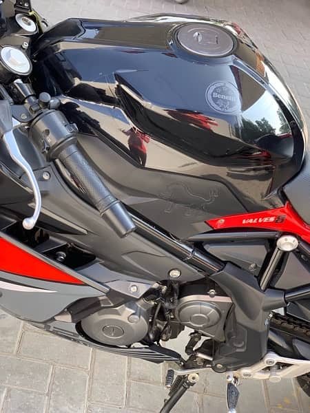 Benelli 302R ABS 3