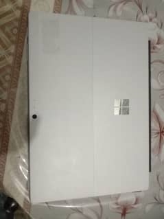 Microsoft laptop + tablet i5 7gen