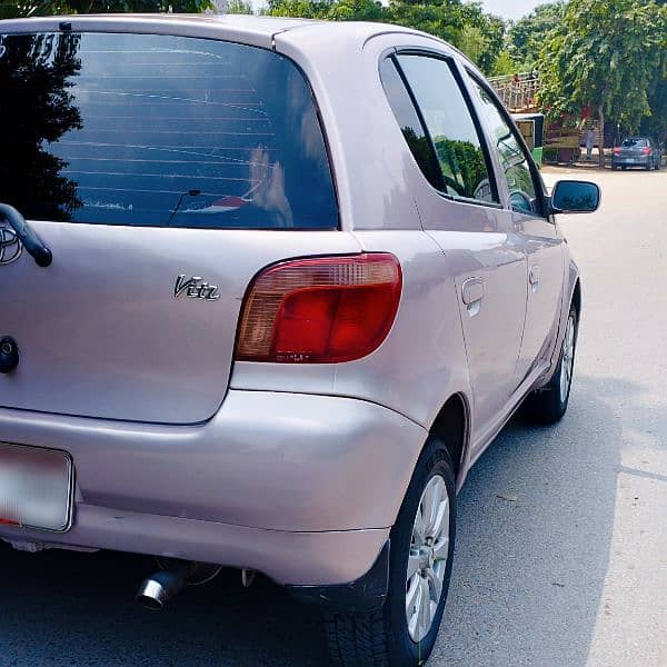 Toyota Vitz 2000 5